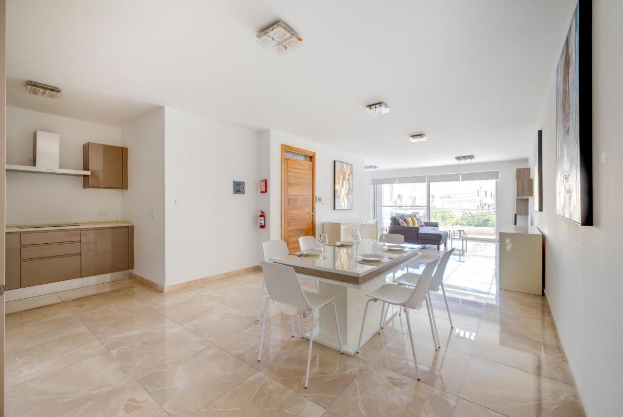 Marvellous 3Br Apartment In Central St Julians Saint Julian's Exterior foto