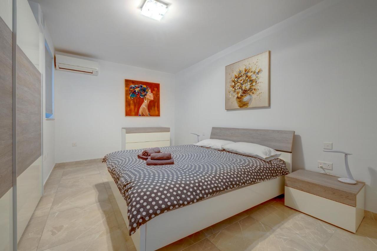 Marvellous 3Br Apartment In Central St Julians Saint Julian's Exterior foto
