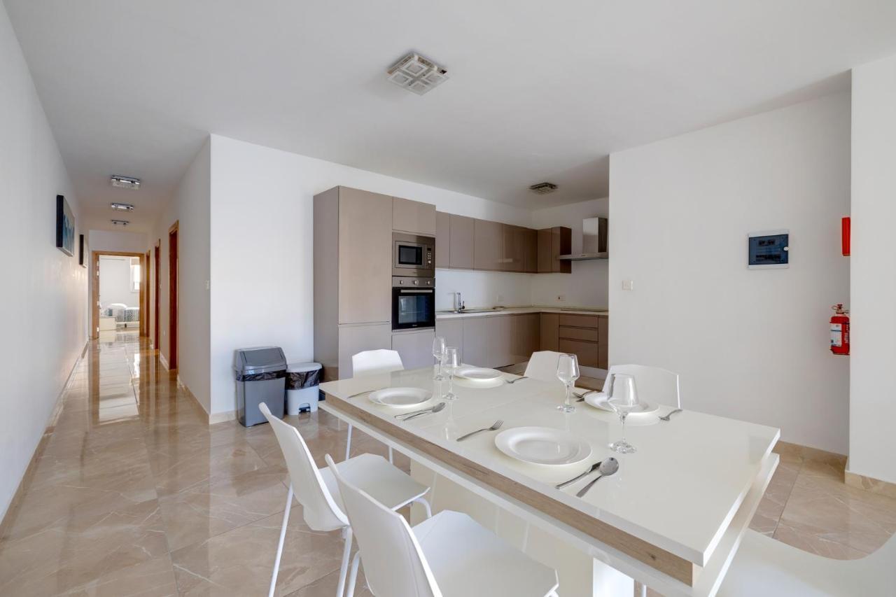 Marvellous 3Br Apartment In Central St Julians Saint Julian's Exterior foto