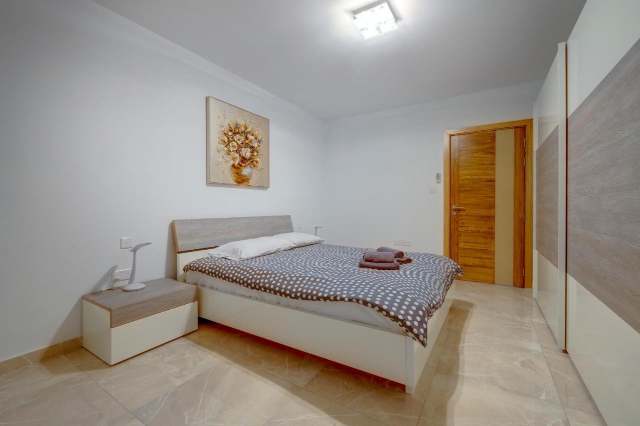 Marvellous 3Br Apartment In Central St Julians Saint Julian's Exterior foto