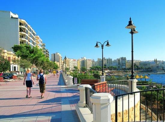 Marvellous 3Br Apartment In Central St Julians Saint Julian's Exterior foto