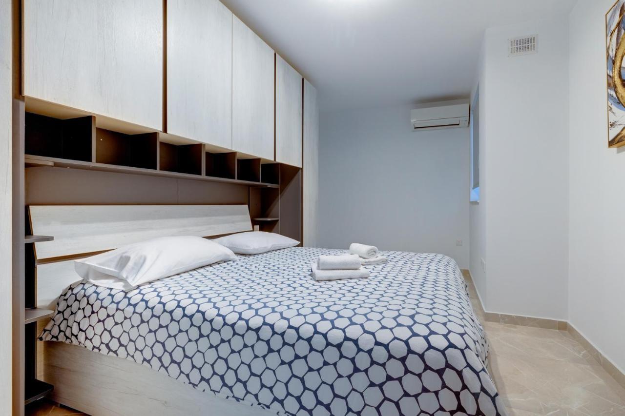 Marvellous 3Br Apartment In Central St Julians Saint Julian's Exterior foto